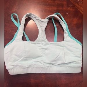 Lululemon 8 mint sports bra